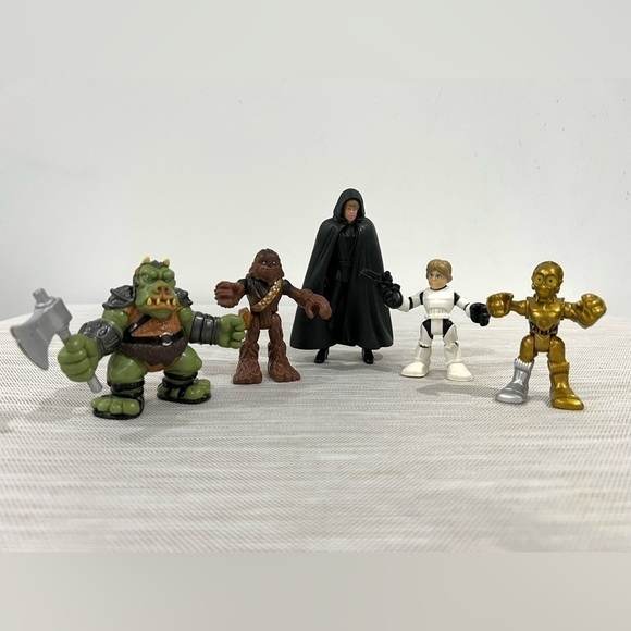 Star Wars Toy Figurines - Picture 1 of 9